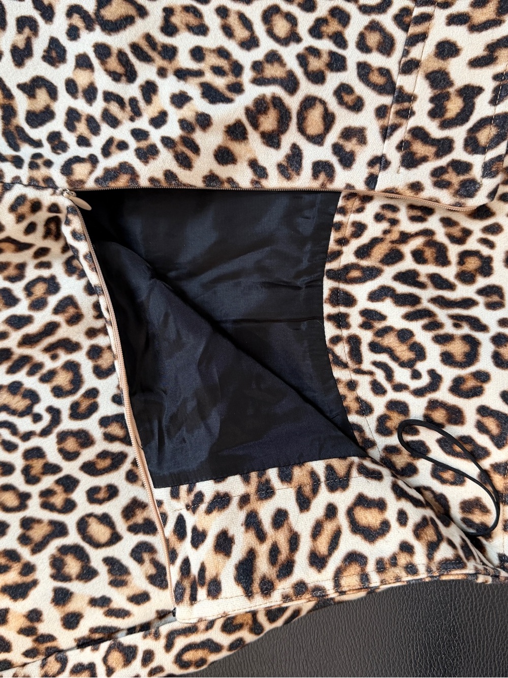Carven Paris Leopard Print Felted Wool Mini Skirt EU 36 US 4 - Picture 5 of 10